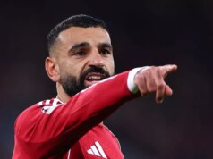 Zadržiavanie Mohameda Salaha spoluhráčmi z Liverpoolu po tom, čo sa dostal na lavičku, hovorí za veľa Mohamed Salah z Liverpoolu
