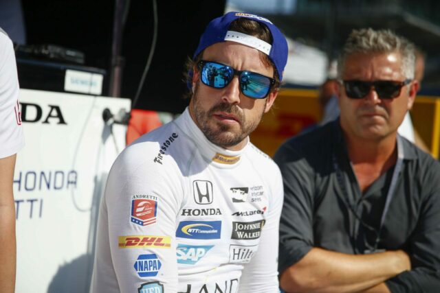 Zak Brown vysvetľuje, prečo prestup Fernanda Alonsa na Indy 500 s McLarenom z neho urobil „fanúšika“ šampióna F1.
