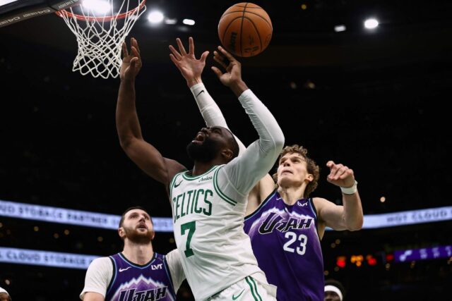 Základné zostavy Boston Celtics vs Utah Jazz dnes večer (30. logo pochodového šialenstva