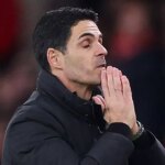 Mikel Arteta reaguje