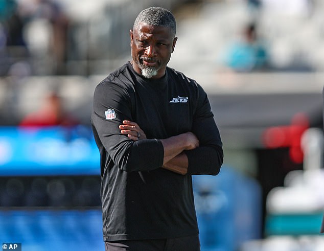 Zasvätenec NFL predpovedá ohromujúcu streľbu Aarona Glenna Jets uprostred sezóny Aaron Glenn by mohol byť ako hlavný tréner New York Jets „jeden a hotovo“, hovorí Mike Florio