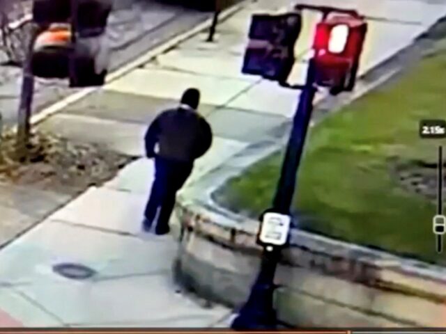 Záujmová osoba držaná v pátraní po strelcovi, ktorý zabil 2 Záujmová osoba držaná v pátraní po strelcovi, ktorý zabil 2 na Brown University | Gun Violence News