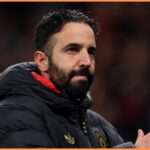 Patrick Dorgu v akcii za Man United proti Newcastlu