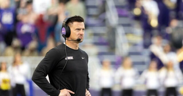 Zmiešané výsledky pre UCLA v deň skorého podpisu Zmiešané výsledky pre UCLA v deň skorého podpisu