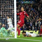 LEEDS, ANGLICKO - 6. DECEMBRA: Ao Tanaka z Leedsu United strelil tretí gól svojho tímu počas zápasu Premier League medzi Leeds United a Liverpoolom na Elland Road 6. decembra 2025 v anglickom Leedse. (Foto: Molly Darlington/Getty Images)