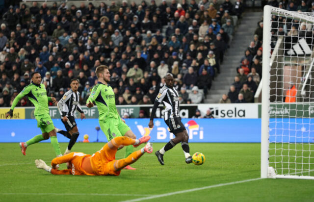 Žreb semifinále EFL Cupu: Chelsea proti Arsenalu/Palace proti Newcastlu Download app from appStore