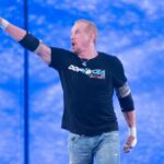 „Má všetko“ – WWE vyzvala, aby dala 43-ročnej hviezde „prekliatu loptu“ od DDP