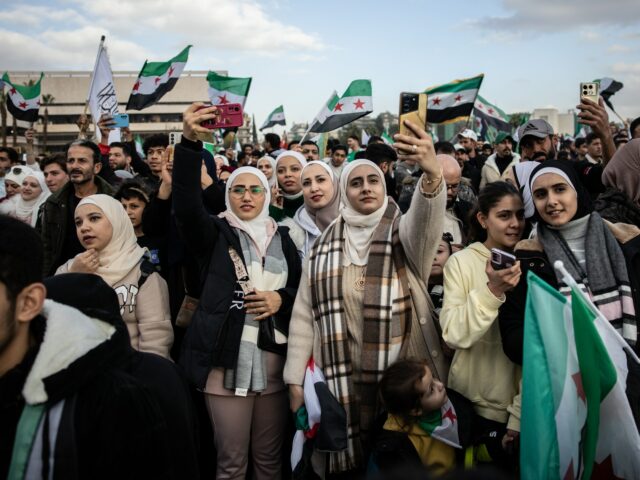 „Patrím do svojej vlastnej krajiny“: Sýrčania oslavujú rok po al-Asadovi „Patrím do svojej vlastnej krajiny“: Sýrčania oslavujú rok po al-Asadovi | Správy