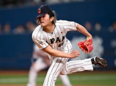 „RIP Giants“; “Doslova spadnúť do lona Yankees” logo pochodového šialenstva