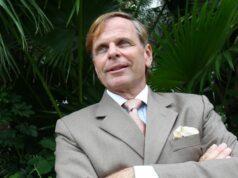 „Sir Jim Ratcliffe by mi mal dovoliť, aby som mu pomohol – chcem dať Man Utd 375 miliónov £“ Thomas Zilliacus, výkonný predseda a generálny riaditeľ YuuZoo, pózuje na fotografii vo Wan Chai