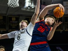 17. rally vo Virgínii, strieľa zo spojky, aby potopila Notre Dame v 2OT Basketbal NCAA: Virginia at Notre Dame