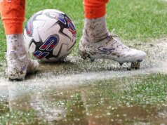 Búrka Chandra spôsobuje chaos, pretože zápasy EFL sa odkladajú kvôli silnému dažďu a silnému vetru Búrka Chandra