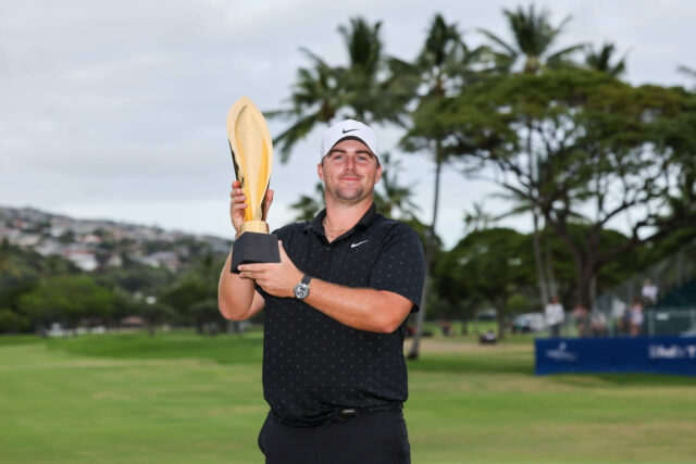 26-ročný Chris Gotterup potláča slzy po pôsobivom výkone na Sony Open 2026 na Havaji

