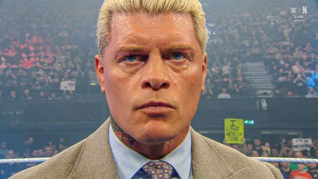 3 dôvody, prečo bol Cody Rhodes vylúčený z nesporného obrazu šampionátu WWE
