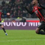 AC Miláno drží Janov napriek neskorému vyrovnávajúcemu gólu Leaa a nevyužitej penalte