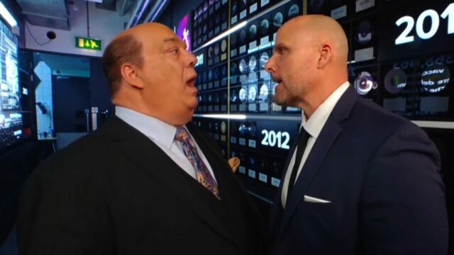 Adam Pearce a Paul Heyman sa v pondelok večer RAW takmer dostanú do fyzického stavu
