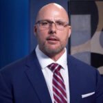 Adam Pearce tvrdí, že „zváži“ návrh hlavných hviezd WWE