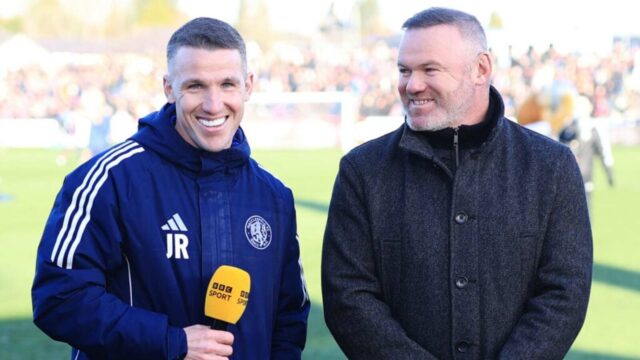 Adele inšpiruje oslavy Macclesfield Town po historickom víťazstve v FA Adele inšpiruje oslavy Macclesfield Town po historickom víťazstve v FA Cupe nechal Wayne Rooney bojovať so slzami