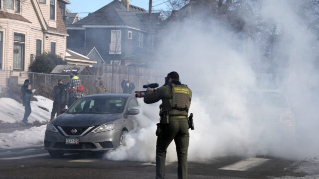 Agenti ICE zatýkajú viac, keď Minnesota žaluje Trumpa | Al-Džazíra
