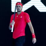 Tenis – French Open – Roland Garros, Paríž, Francúzsko – 31. mája 2022 Nemec Alexander Zverev oslavuje víťazstvo vo štvrťfinálovom zápase proti Španielovi Carlosovi Alcarazovi REUTERS/Pascal Rossignol