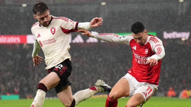 Aktualizácia zranenia Conora Bradleyho, keď Arne Slot odhaľuje „strach“ po strete s Gabrielom Martinellim
