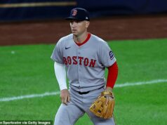 Alex Bregman sa rozhodne o svojom ďalšom tíme MLB a po zime špekulácií súhlasí s trhákom vo výške 175 miliónov dolárov Alex Bregman strávil minulý rok v Red Sox, ale odstúpil od svojej trojročnej zmluvy v hodnote 120 miliónov dolárov