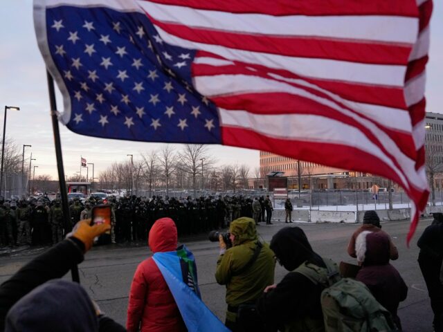 Americký Pentagon nariadil vojakom, aby sa pripravili na potenciálne nasadenie v Minnesote | Správy Donalda Trumpa
