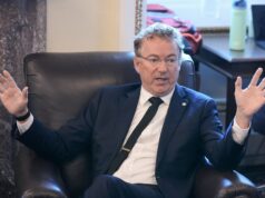 Americký Senát porazil rezolúciu vojnových veľmocí, ktorá mala udržať Trumpa na uzde | Správy Donalda Trumpa Americký Senát porazil rezolúciu vojnových veľmocí, ktorá mala udržať Trumpa na uzde | Správy Donalda Trumpa