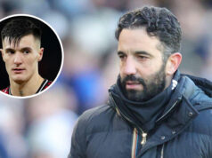 Amorim chcel hviezdu Aston Villy počas letného podpisu, keď Neville reaguje na šokový útok Amorim chcel hviezdu Aston Villy počas letného podpisu, keď Neville reaguje na šokový útok