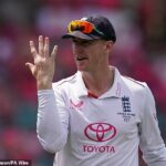 Anglickí opití hráči kriketu dostali po strete Harryho Brooka s vyhadzovačom nočného klubu a kontroverznom výlete do Noosy CURFEW za turné po Srí Lanke a Svetový pohár T20