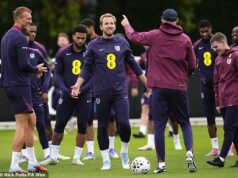 Anglicko urobí svoju základňu pre majstrovstvá sveta vo výške 15 miliónov libier so šiestimi ihriskami a mini štadiónom v Kansase – a dvaja hlavní rivali budú blízko Anglicko bude mať základňu v Kansaskej futbalovej dedine Swope pre svoju kampaň na majstrovstvách sveta