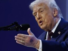 Anglicku povedali, aby „vážne zvážilo“ bojkot majstrovstiev sveta v súvislosti s akciami Donalda Trumpa Donald Trump