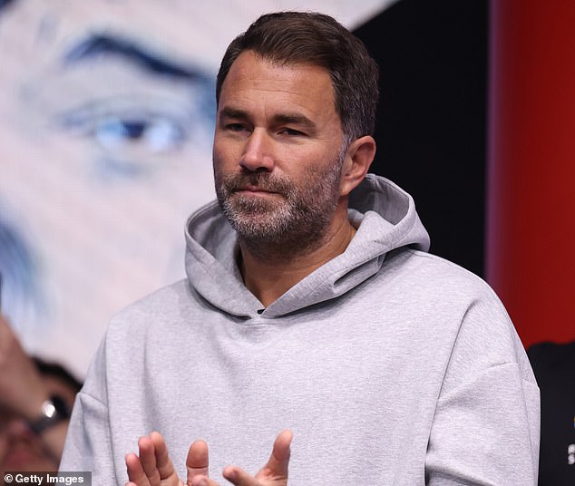 Anthony Joshua možno už NIKDY nebude bojovať, pripúšťa Eddie Hearn Anthony Joshua možno už nikdy nebude boxovať po autonehode, podľa jeho promotéra Eddieho Hearna (na obrázku)