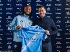 Antoine Semenyo spečatil prestup za 65 miliónov libier do Man City: Najhľadanejší muž Premier League sa pripojil k tímu Pepa Guardiolu na päť a pol ročnej zmluve Antoine Semenyo podpísal zmluvu s Man City z Bournemouthu na päť a pol roka.