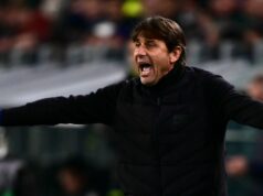 Antonio Conte posiela hráčom Neapolu ohnivú správu s piatimi slovami, keď Chelsea upozornila na „núdzový stav“ Taliansky tréner Neapola Antonio Conte gestikuluje počas futbalového zápasu talianskej Serie A medzi Juventusom a Neapolom na Allianz Stadium v Turíne 25. januára 2026