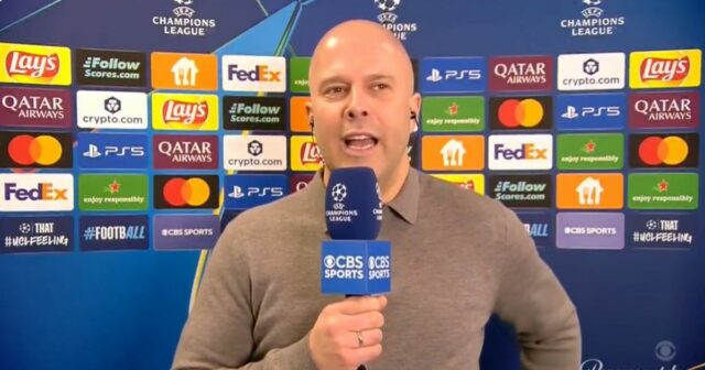 MARSEILLE, FRANCÚZSKO - 21. JANUÁRA: Arne Slot, hlavný tréner FC Liverpool, počas tlačovej konferencie po zápase fázy MD7 Ligy majstrov UEFA 2025/26 medzi Olympique de Marseille a Liverpool FC na Stade de Marseille 21. januára 2026 v Marseille vo Francúzsku. (Foto: Catherine Steenkeste/Getty Images)