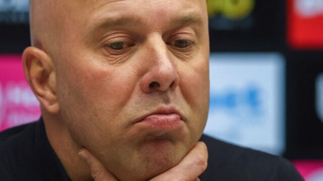 Arne Slot odhaľuje, prečo porážka Liverpoolu nie je „prekvapením“; vysvetľuje sťažnosť rozhodcu na plný úväzok
