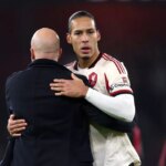 Virgil van Dijk a Arne Slot