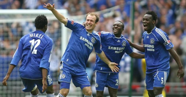 Arsenal bol pripravený ma podpísať, ale telefonát z Chelsea všetko Shaun Wright-Phillips hovorí v In The Mixer