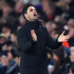 Mikel Arteta, manažér Arsenalu, reaguje počas zápasu Premier League medzi Arsenalom a Aston Villou na Emirates Stadium 30. decembra 2025 v Londýne, Anglicko.