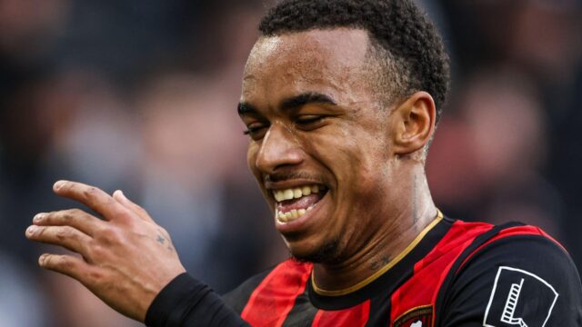 Arsenal nemôže spať proti Bournemouthu Kroupimu a dovoliť mu neohrozene nastúpiť do Chelsea
