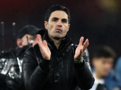 Arsenal sa obracia na tajnú zbraň Jurgena Kloppa, zatiaľ čo Mikel Arteta postupuje podľa sľubu Mikel Arteta tlieska fanúšikom Arsenalu.