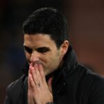 Mikel Arteta reaguje