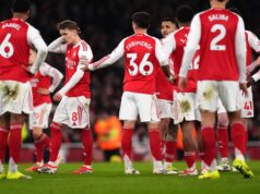 Arsenal urobil prvý veľký krok k plneniu titulu Premier League, keďže Man Utd prosperuje v nervóznych Emirates Arsenal urobil prvý veľký krok k plneniu titulu Premier League, keďže Man Utd prosperuje v nervóznych Emirates