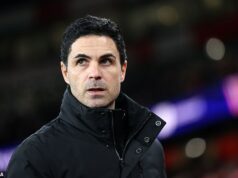 Arsenal utrpel pred stretom v Leedse veľké narušenie po ZRUŠENÍ letu, pričom víťazi titulu boli nútení vydať sa na 200-míľový výlet Arsenal utrpel pred stretom v Leedse veľké narušenie po ZRUŠENÍ letu, pričom víťazi titulu boli nútení vydať sa na 200-míľový výlet