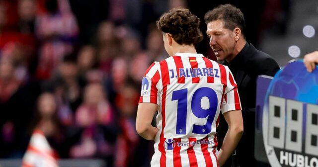 Julian Alvarez a Diego Simeone