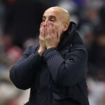 Pep Guardiola, manažér Manchestru City, reaguje počas zápasu Premier League medzi Sunderlandom a Manchestrom City na Stadium of Light 1. januára 2026 v Sunderlande v Anglicku.