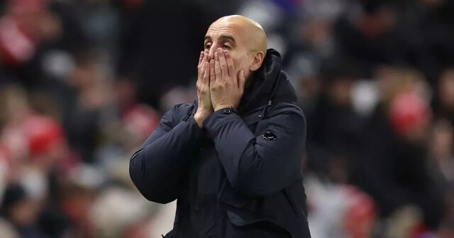 Arsenal získal obrovskú podporu v boji o titul v Premier Pep Guardiola, manažér Manchestru City, reaguje počas zápasu Premier League medzi Sunderlandom a Manchestrom City na Stadium of Light 1. januára 2026 v Sunderlande v Anglicku.