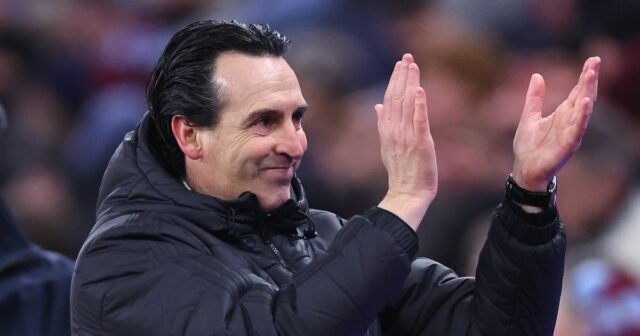 : Unai Emery manažér / hlavný tréner Aston Villy tlieska