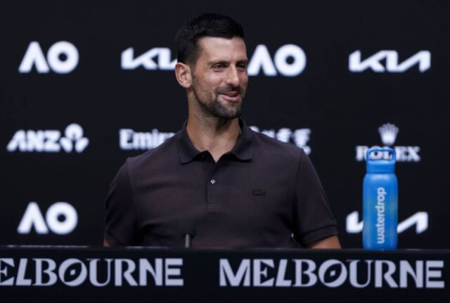 Australian Open: Novak Djokovič odhaľuje, prečo Američania nevyhrali slam 23 Australian Open 2026 – Melbourne Novak Djokovič SRB počas zápasu prvého kola na Australian Open 2026 v Melbourne Park v Melbourne, AUSTRÁLIA, 19. januára 2026. Foto: Corinne Dubreuil/ABACAPRESS.COM Melbourne Australia PUBLICATIONxNOTxINxFRAxUK Copyright: xCorinne Dubreuil/ABACAPRESS.COM
